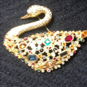 Swarovski Signed Crystal Swan Pin